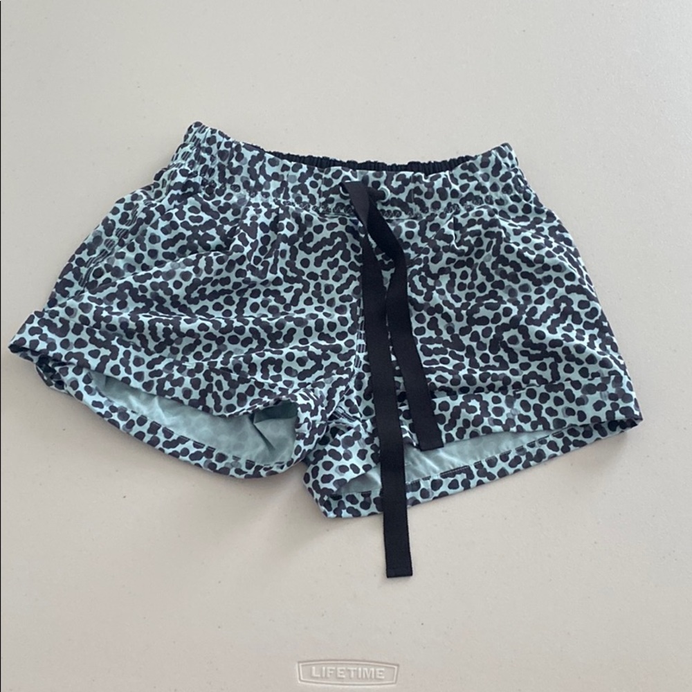 Lululemon size 6 shorts